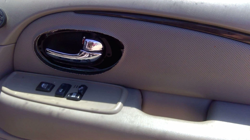 2004 Buick Rainier Passenger Right Front Inside Door Trim Panel Only Pewter 952 - Image 4 of 4