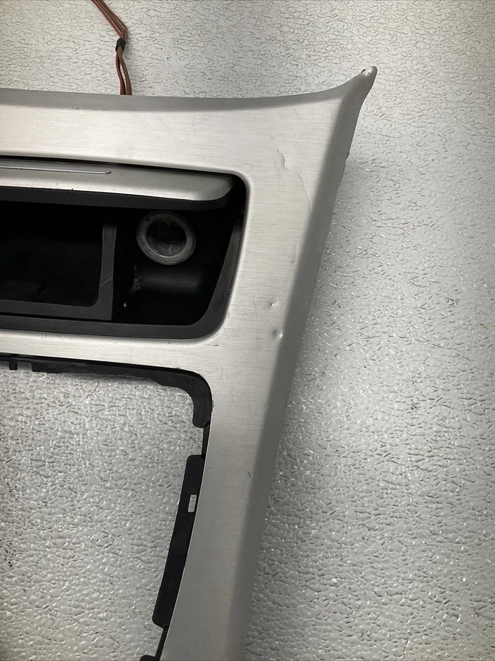 BMW 323i 2006-2008 sedán piso delantero consola inferior panel de moldura OEM 135415 Foto 3 de 4