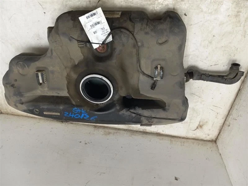 09-13 TOYOTA COROLLA 1.8L FWD AT GAS FUEL TANK  Foto 2 de 4