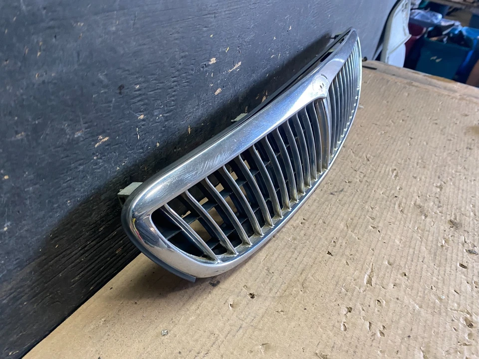 Parrilla superior delantera Infiniti i30 2000 a 2001 OEM S3293 DG Foto 3 de 4