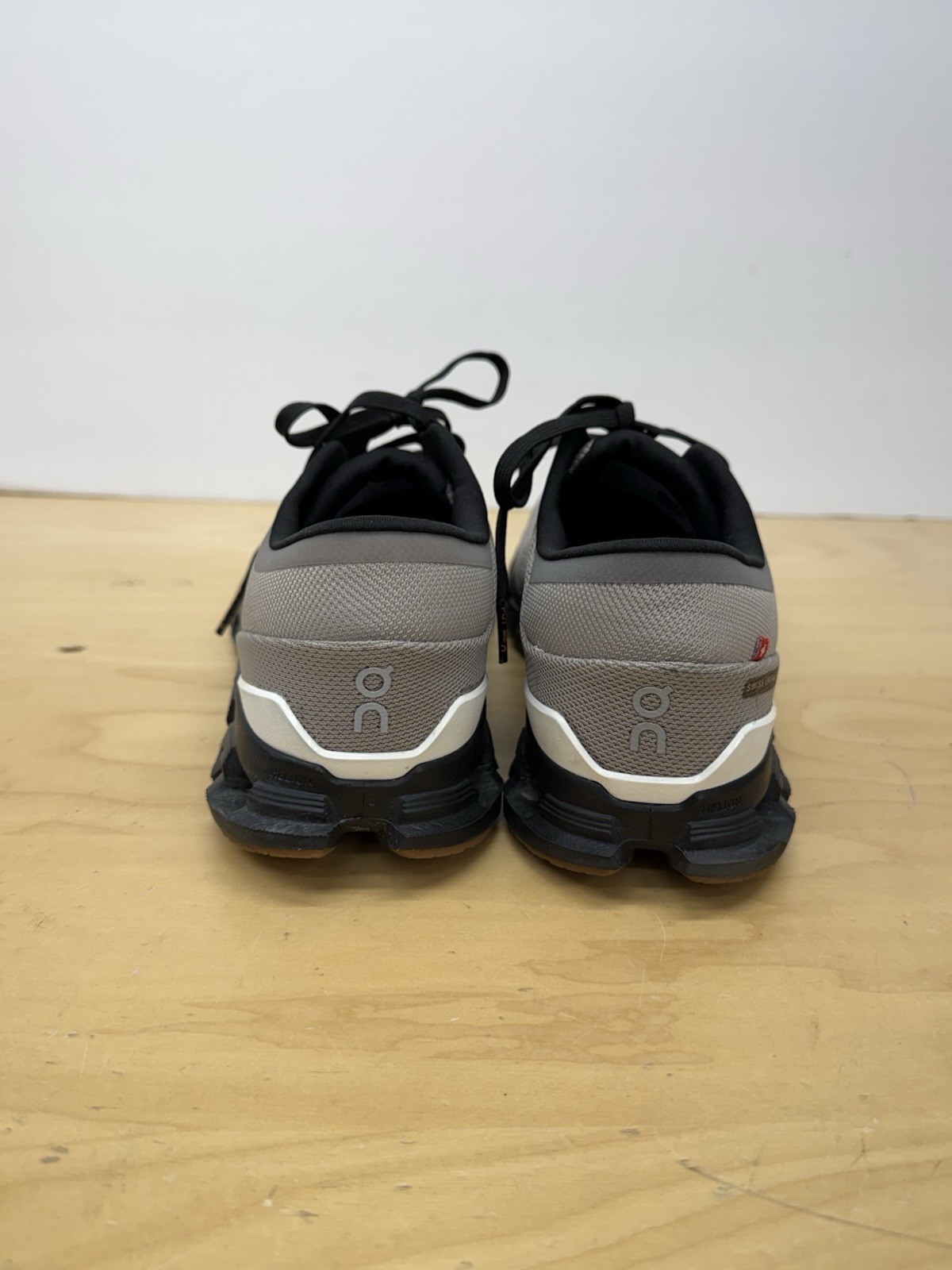 On Cloud X 4 Eclipse lightweight Gray running Sho… - image 7