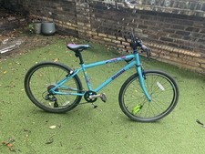Squish 26 inch road bike very good condition comes with lock,, lightweight 10 kg