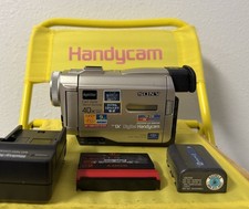 Sony Handycam DCR-TRV10 NTSC Mini DV Camcorder w/Nightshot TESTED WORKING  