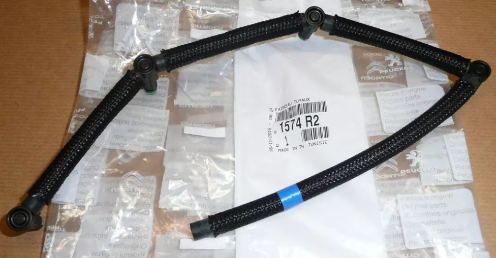 Tuyau de carburant Peugeot Partner 1.6HDi en élastomère renforcé référence 1574.R2