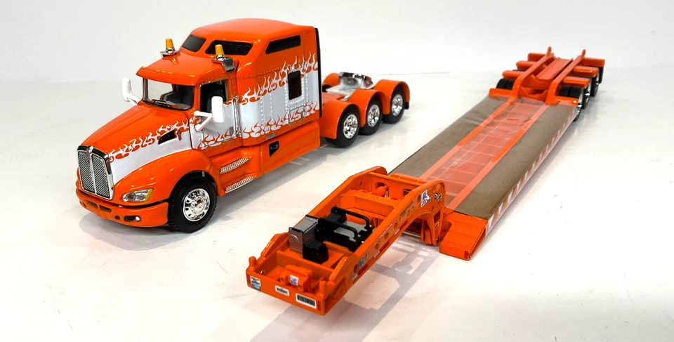 Kenworth T660 Tri-Axle  86” Aerodyne w Fontaine Lowboy DCP First Gear #60-1456 - Image 3 of 4