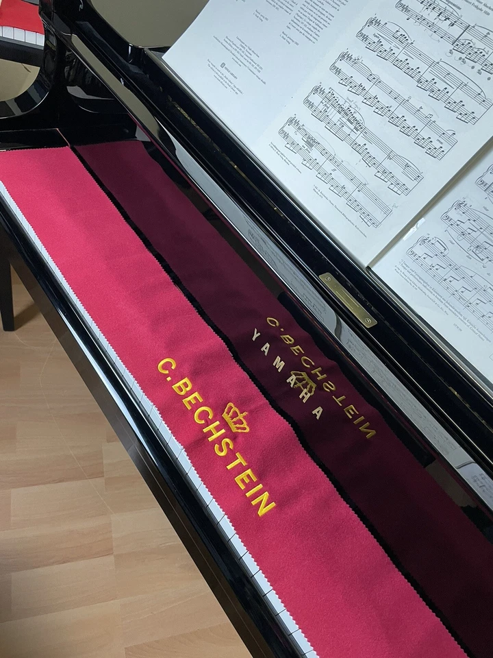 Cubierta de llaves de piano C. BECHSTEIN bordada para pianos de cola y verticales Foto 2 de 4