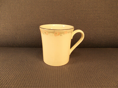 Royal Doulton Dinnerware Park Lane LS 2074 Pattern Mug 3 7/8