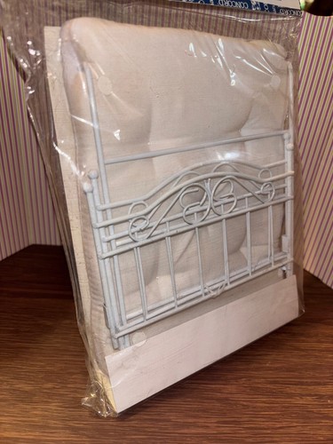 Dollhouse Miniature 1:12 Scale Double Bed in White Comes with Mattress and Frame