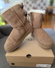 UGGS Bailey Bow II Women  s Size 9 