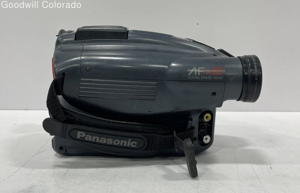 Vintage Panasonic AFx8 Palmcorder Camera - Image 4 of 4