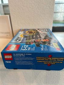 LEGO CITY 7936 Level Crossing Retired Set from 2010
