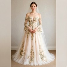 Bell Sleeve Flower Embroidery Wedding Dress Sweetheart Lace-up Back Bride Gown