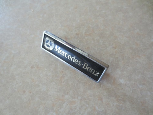Original MERCEDES BENZ CAR small metal badge / emblem - - Picture 2 of 7
