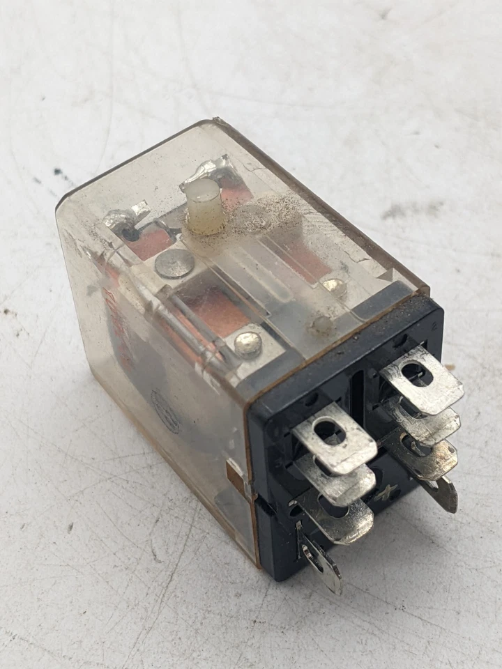 9 Piece Set Dover K10P-4074 Cube Relay 24 Volt DC 8 Blade Pin - Image 4 of 4