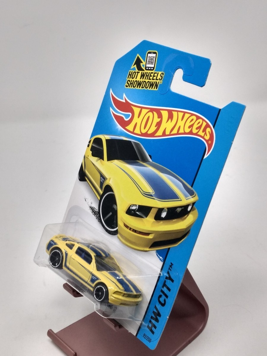 2013 Hot Wheels HW City 2005 Ford Mustang GT 92/250 Yellow | eBay