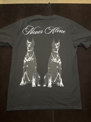 Live Look Loud Designer Black T Shirt Never Alone Doberman Loud Men s Size M EUC