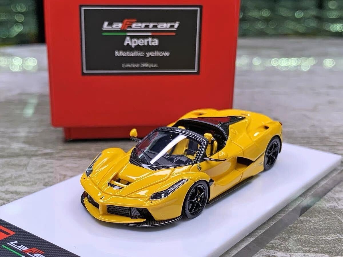 New DMH 1:64 Ferrari Laferrari APERTA Limited Resin Diecast