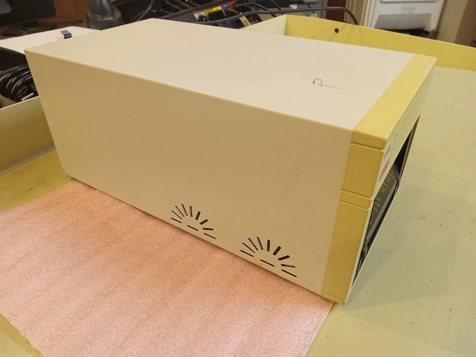 ADIC DLT4000 20/40GB EXTERNAL TAPE DRIVE 98-5486-01 - Image 2 of 4