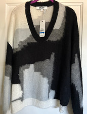 NWT - DKNY LONG SLEEVE V-NECK COLOR BLOCK SWEATER, MULTICOLOR, SIZE XL
