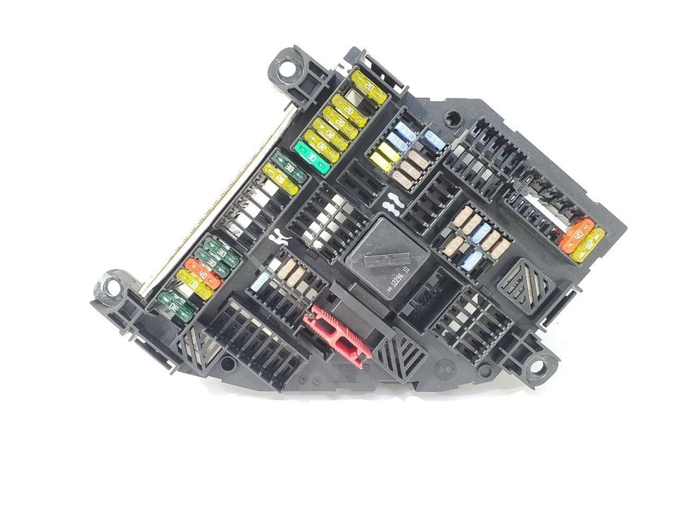 BMW X3 2013 2014 OEM caja de fusibles maletero montado Foto 3 de 4