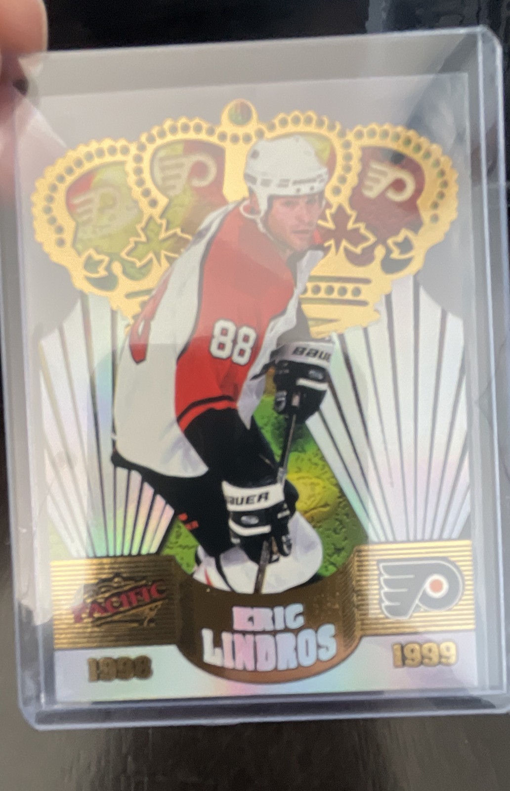 1998-99 Pacific - Gold Crown Die-Cuts Eric Lindros #25