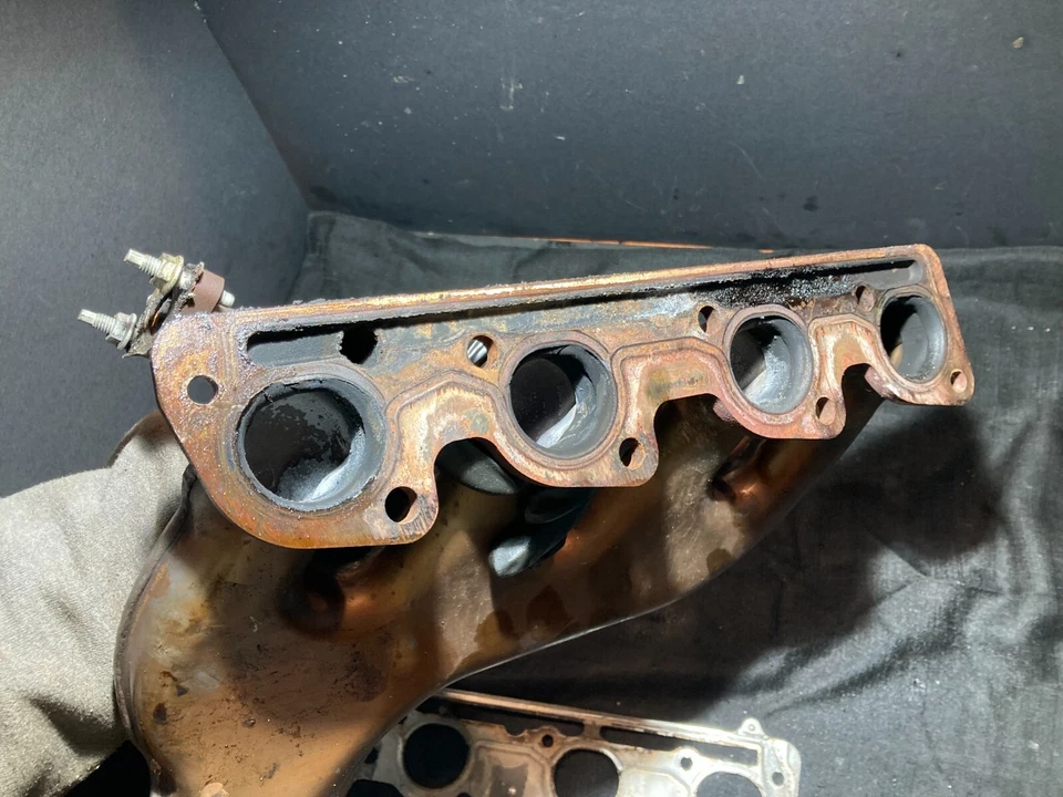 06-10 Cadillac DTS 03-05 Deville 4.8L LD8 Colector de escape delantero Foto 4 de 4