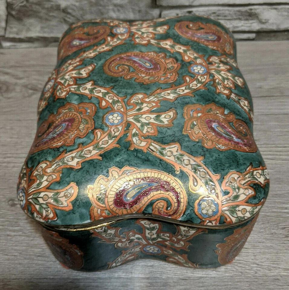 Vintage Toyo Trading Co New Country Gear 8.5" x 6" x 3.5" Porcelain Trinket Box - Image 4 of 4