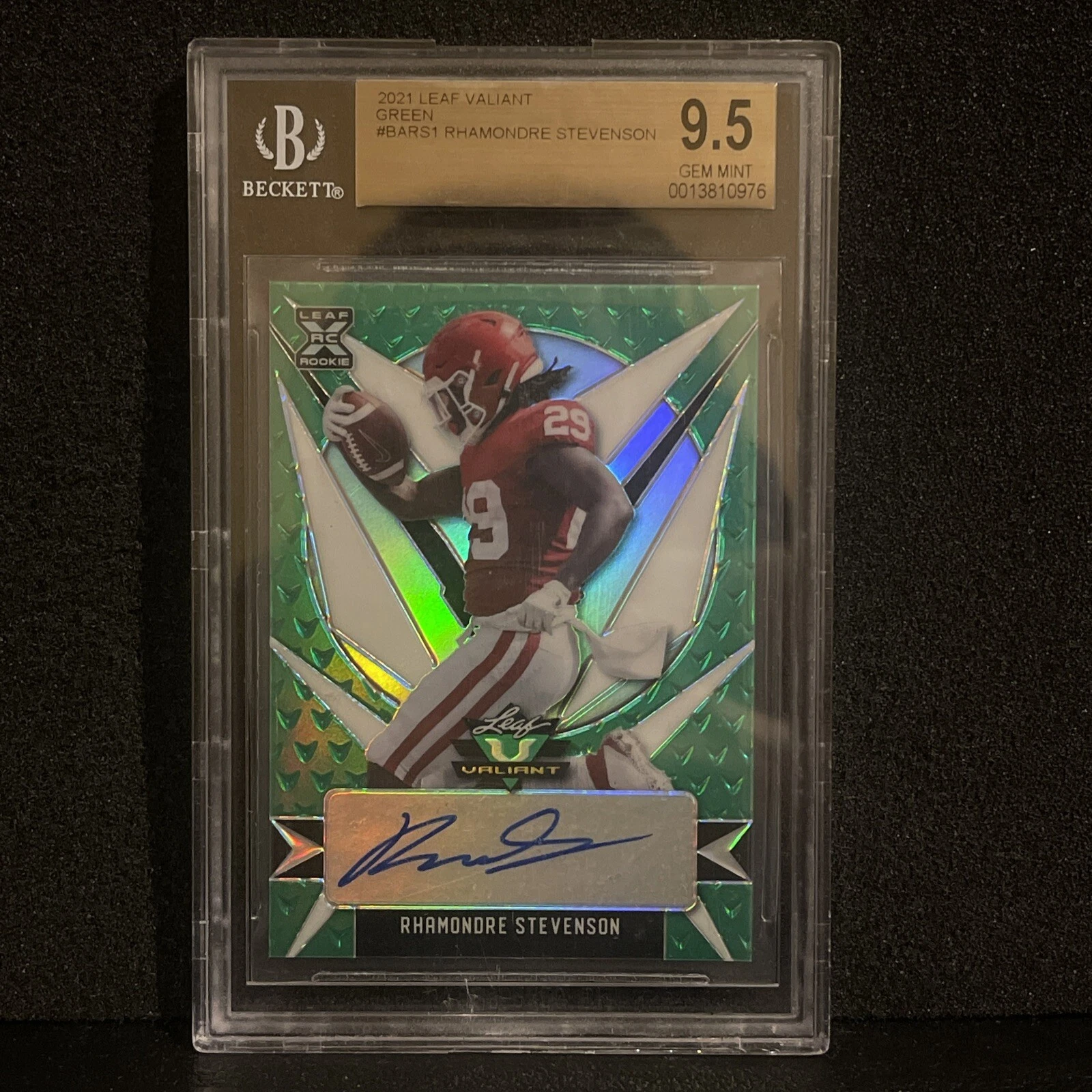 Rhamondre Stevenson Leaf Valiant Autographs #RS1 Green