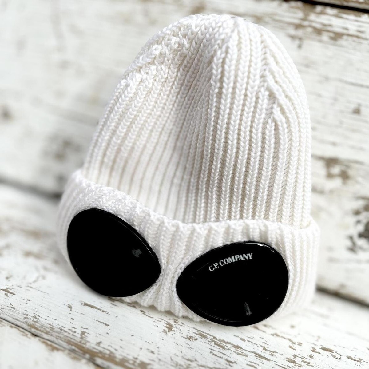 CP Company White Beanie Hat Men's Retro Woolly Hat Genuine CP Company White Beanie Hat Men's Retro Woolly Hat Genuine