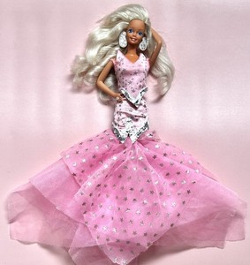 1988. Vintage NRFB BARBIE DOLL FRILLS & AND FANTASY #1374 Mattel Limited Edition