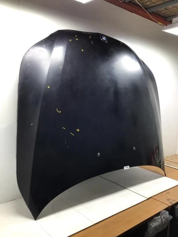 BMW 535XI 2008 capó capó negro para BMW 550i 06-10 OEM+ Foto 3 de 4