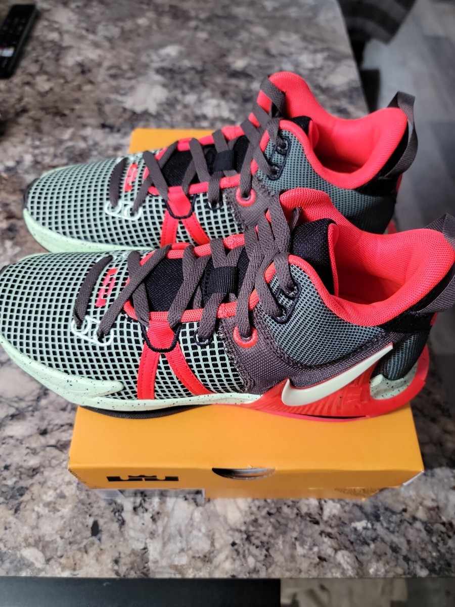 Nike LeBron Witness 7 Men display picture 1