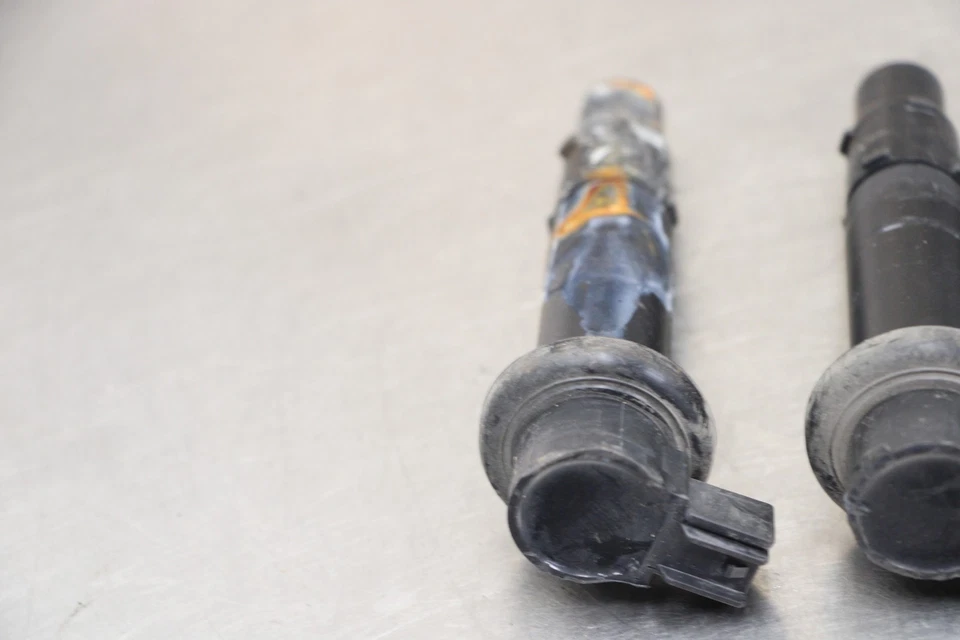 14-17 YAMAHA FZ09 IGNITION COILS COIL SPARK PLUG CAPS 1RC-82310-00-00 Foto 4 de 4