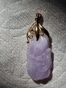 14 Karat Yellow Gold-Lavender Jade Carving Pendant
