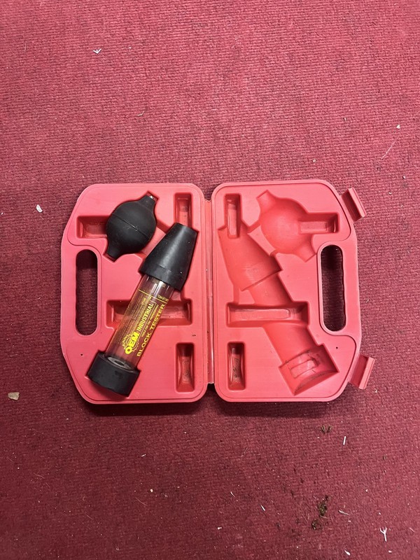OEMTOOLS Combustion Leak Detector Used