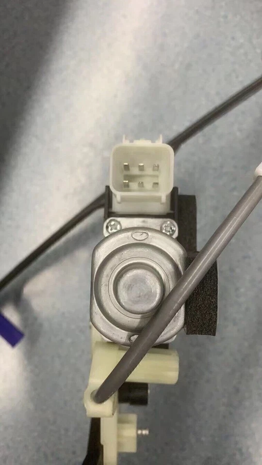 Front Right Window Regulator & Motor For Land Rover Discovery 5 V L462 2016-2024 - Image 4 of 4