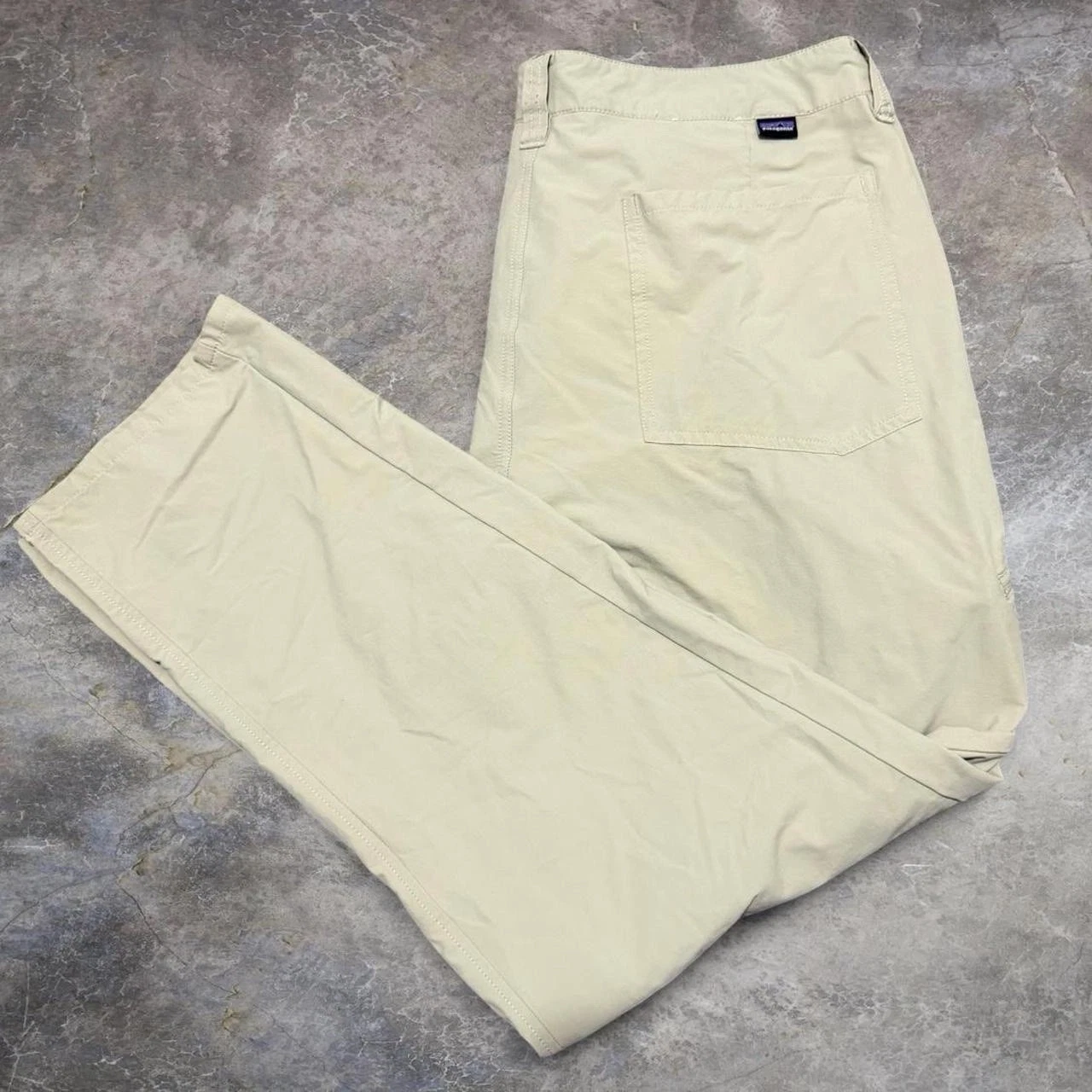 Vintage Patagonia crème hiking pants Men’s Size 38