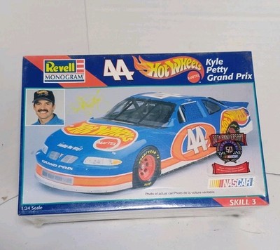 Revell Monogram 44 Hot Wheels Kyle Petty Grand Prix Nascar 1:24 Model Kit SEALED