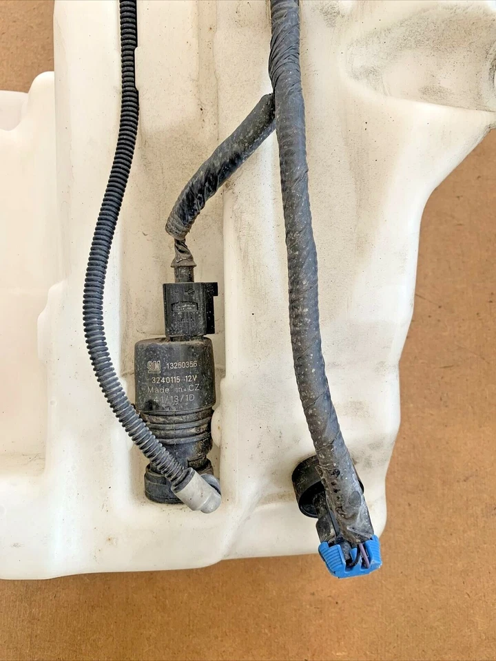 Chevrolet Malibu 2013-2016 depósito de lavadora OEM 248755118 Foto 3 de 4