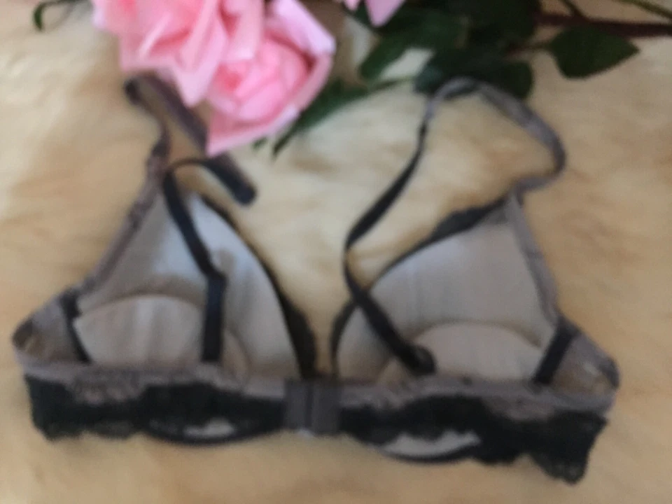 Sujetador Lovable talla it 4b us 36b eu 80b acolchado con aros gris encaje negro  Foto 4 de 4