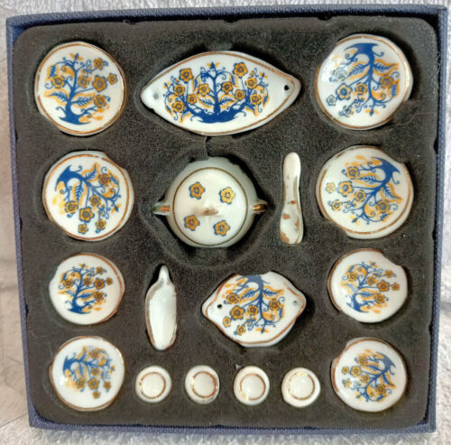 Dollshouse Crockery Set in original packaging - Serving bowls, plates, cups etc - Picture 1 of 6