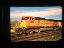 12913 VINTAGE Train Engine Photo 35mm Slide BNSF 4492 C44-9W SHELBY MT 5-4-17