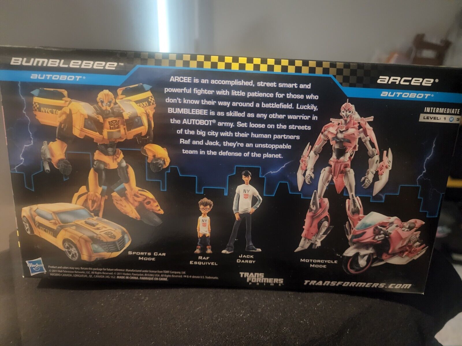 Transformers Prime: First Edition Arcee Toy Gallery (Image #1 of 129)