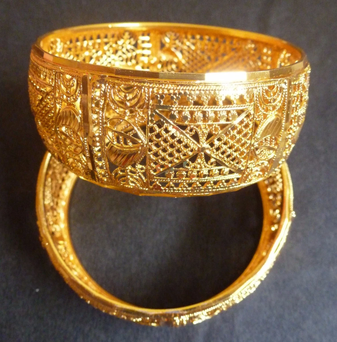 Net design shop gold bangles