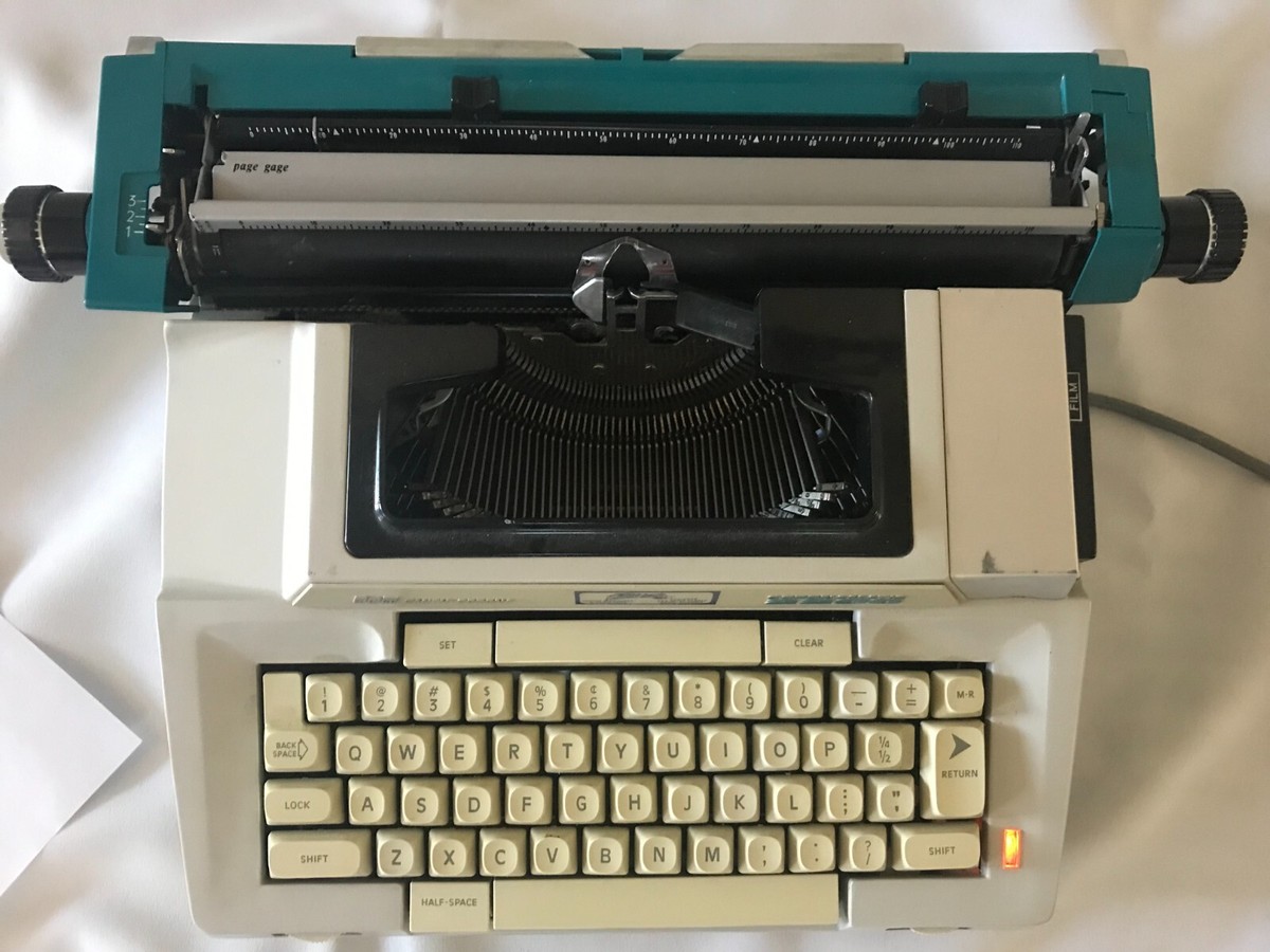 Vintage Smith-Corona Coronamatic 2200 Electric Typewriter w/ Case 