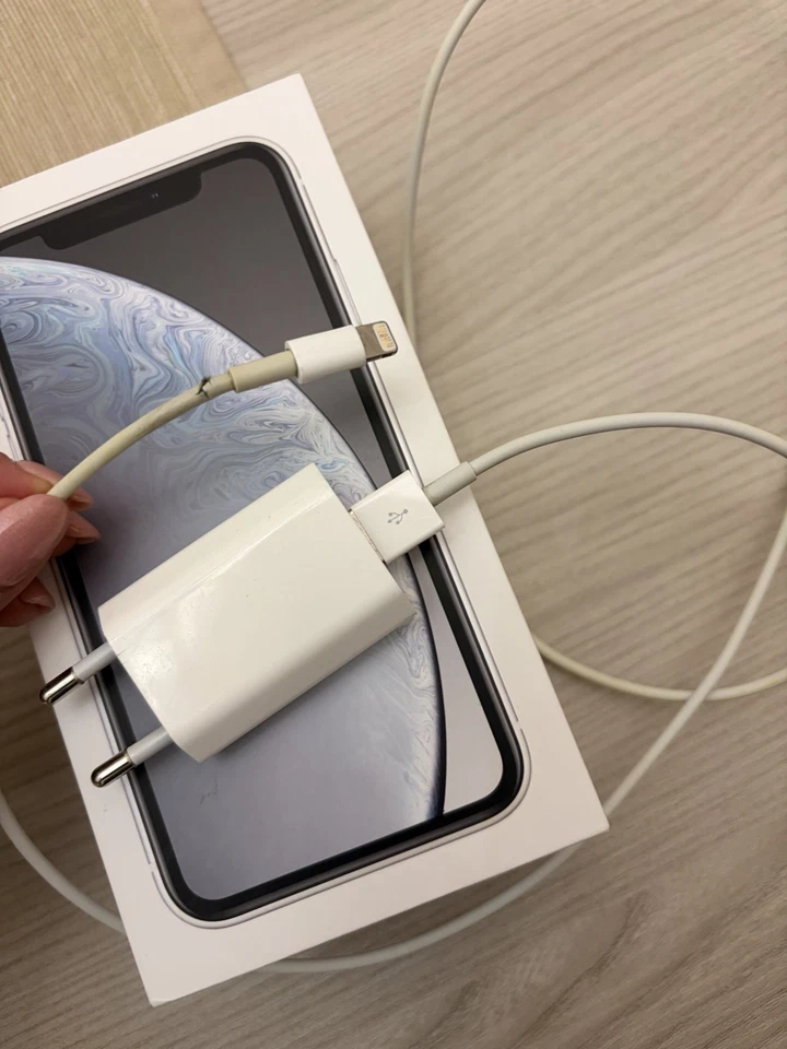 Apple iPhone XR - 64GB - Bianco (usato) - Immagine 3 di 3