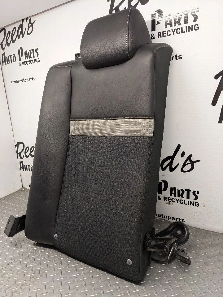 Toyota Camry SE 2012-2014 pasajero trasero derecho parte del asiento superior - negro 1165601 Foto 3 de 4