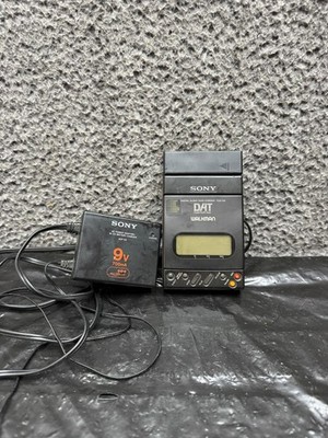 SONY DAT WALKMAN デジタルオーディオプレーヤー　TCD-D3 Vintage 1990's Sony TCD-D3 Digital Audio Tape DAT Walkman Recorder