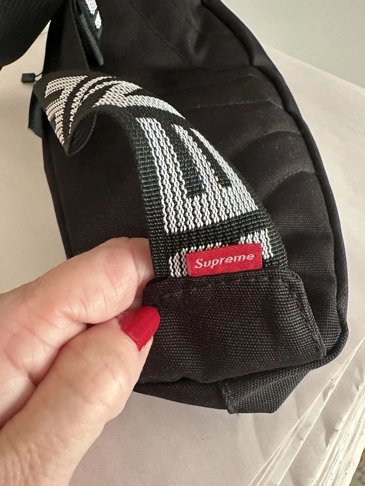 bandolera supreme auténtica Foto 2 de 4