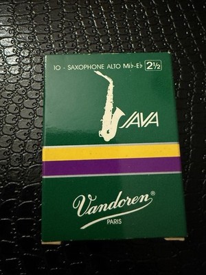 Vandoren JAVA Alto Saxophone Reeds - Strength 2½ Opened Box Of 10 Reeds (New)